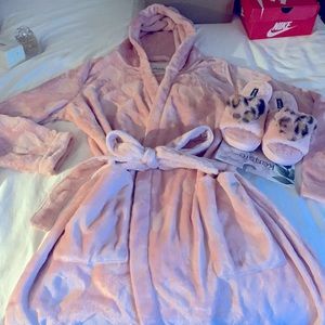 Hollister robe and slippers